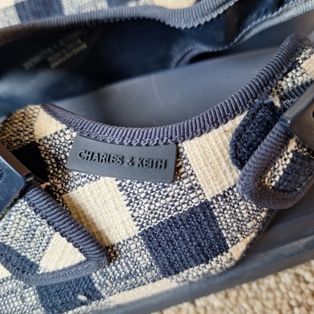 Charles And Keith Womens Navy/Cream Gingham Platform Buckle Sandals Size 41
